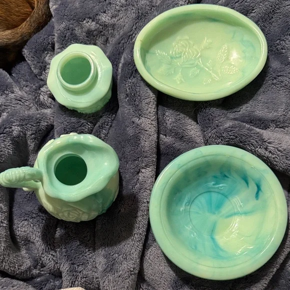 Avon Mint Green Glass Bowl Set - Picture 2 of 2